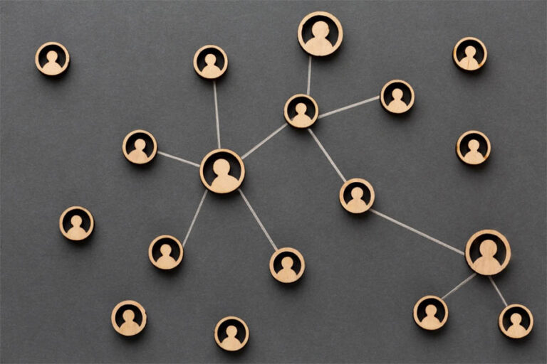 O łączeniu i zbieraniu ludzi, czyli connecting people